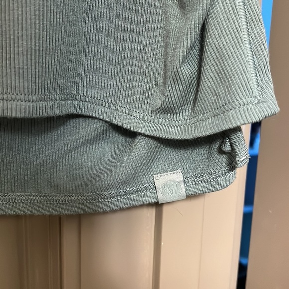 Lululemon side cinch ribbed crop tee size 6 tidewater teal - Picture 2 of 3